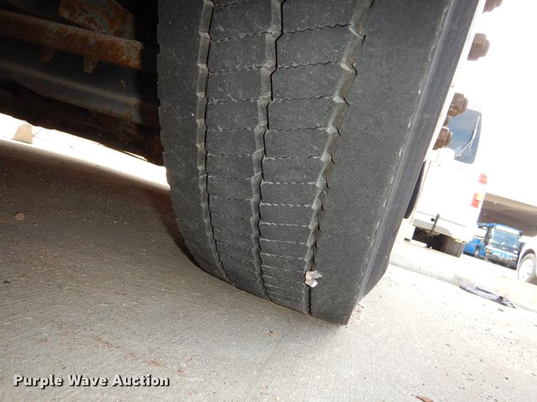 image for item DB6204 2001 Gillig C21B102N4 transit bus