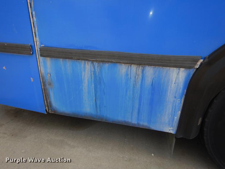 image for item DB6204 2001 Gillig C21B102N4 transit bus