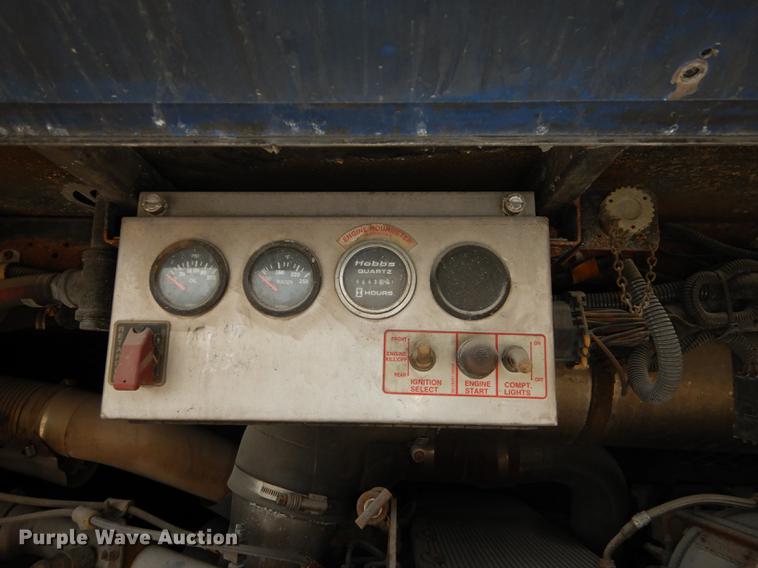 image for item DB6204 2001 Gillig C21B102N4 transit bus