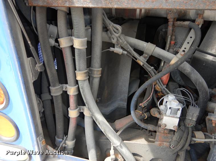 image for item DB6204 2001 Gillig C21B102N4 transit bus