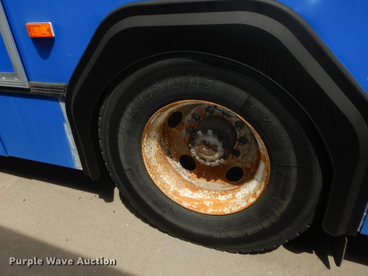 image for item DB6204 2001 Gillig C21B102N4 transit bus