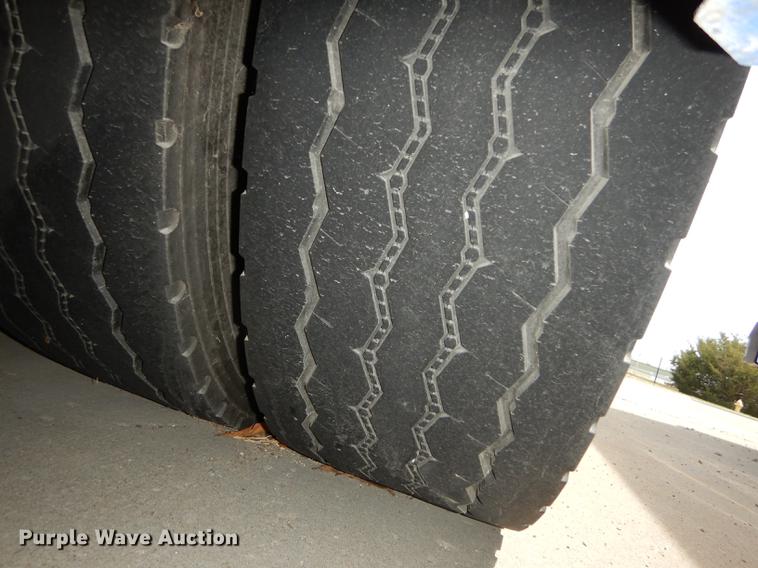 image for item DB6204 2001 Gillig C21B102N4 transit bus