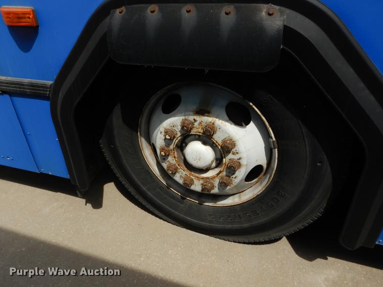 image for item DB6204 2001 Gillig C21B102N4 transit bus