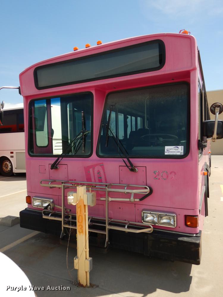 image for item DB6205 2001 Gillig Phantom C21B102N4 transit bus