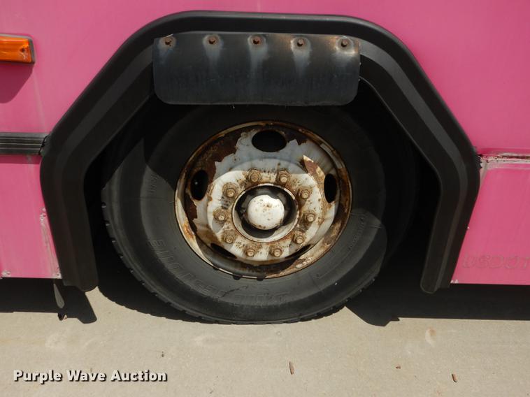 image for item DB6205 2001 Gillig Phantom C21B102N4 transit bus