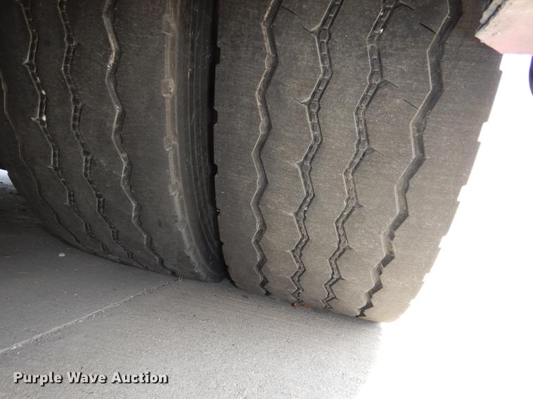 image for item DB6205 2001 Gillig Phantom C21B102N4 transit bus