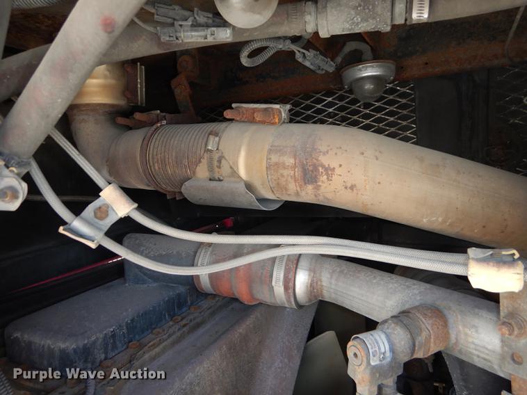 image for item DB6205 2001 Gillig Phantom C21B102N4 transit bus