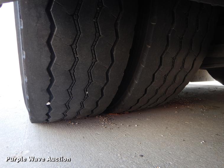 image for item DB6205 2001 Gillig Phantom C21B102N4 transit bus