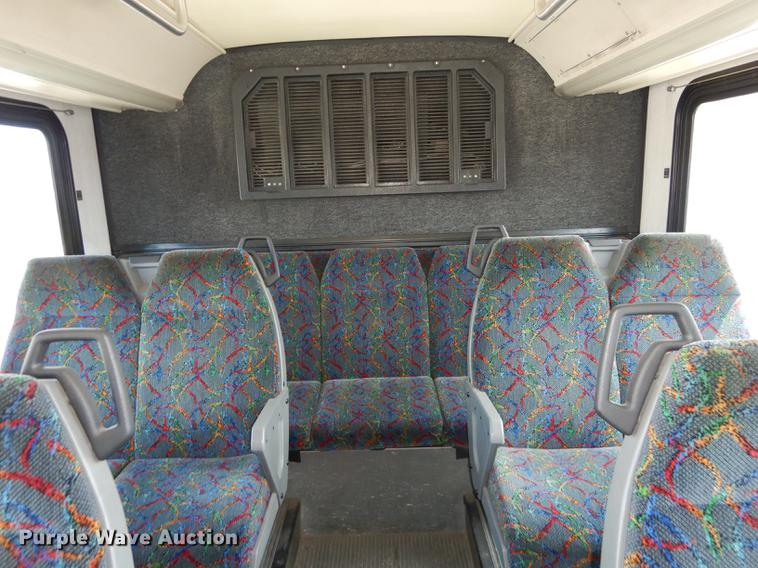 image for item DB6205 2001 Gillig Phantom C21B102N4 transit bus