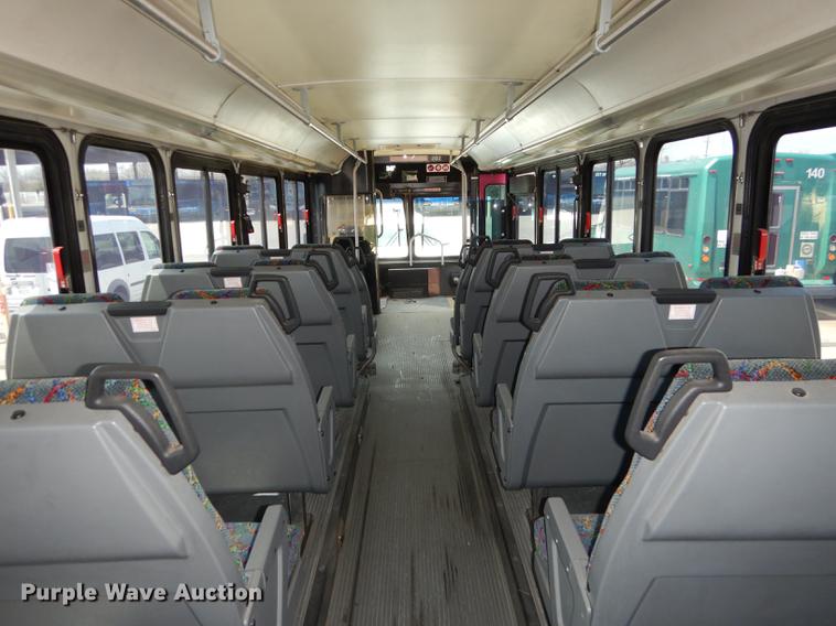 image for item DB6205 2001 Gillig Phantom C21B102N4 transit bus