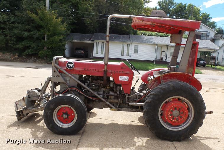 image for item DB7016 1973 Massey-Ferguson 165 tractor