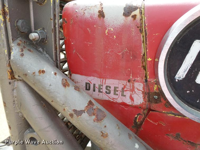 image for item DB7016 1973 Massey-Ferguson 165 tractor