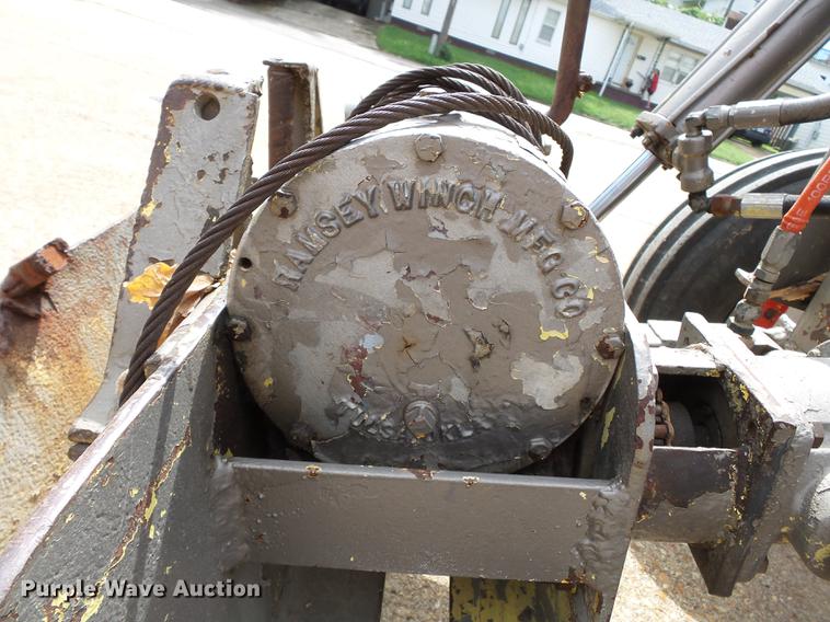 image for item DB7016 1973 Massey-Ferguson 165 tractor