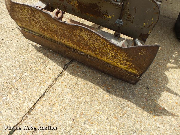 image for item DB7016 1973 Massey-Ferguson 165 tractor