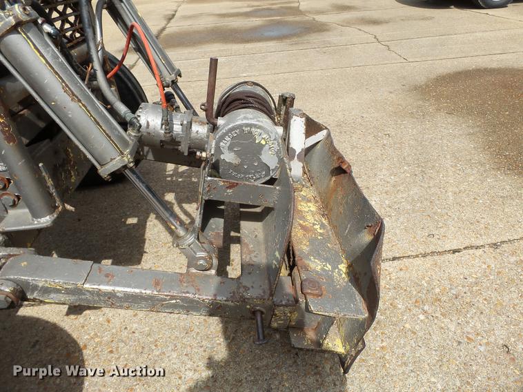 image for item DB7016 1973 Massey-Ferguson 165 tractor