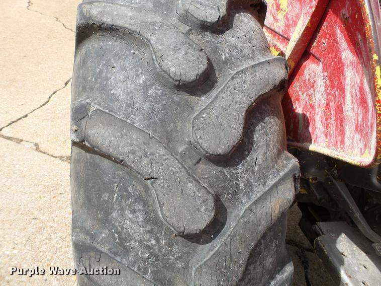 image for item DB7016 1973 Massey-Ferguson 165 tractor