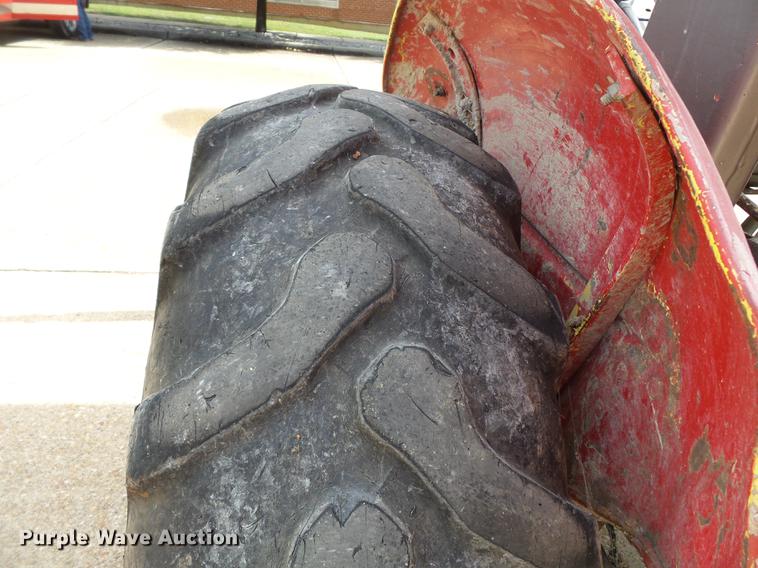 image for item DB7016 1973 Massey-Ferguson 165 tractor