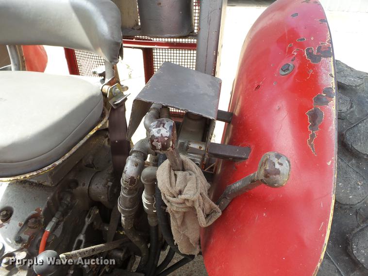 image for item DB7016 1973 Massey-Ferguson 165 tractor