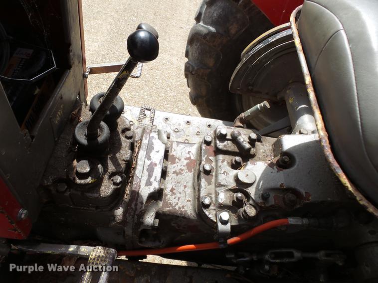 image for item DB7016 1973 Massey-Ferguson 165 tractor