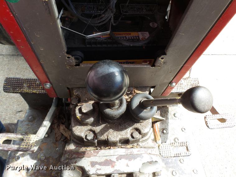 image for item DB7016 1973 Massey-Ferguson 165 tractor