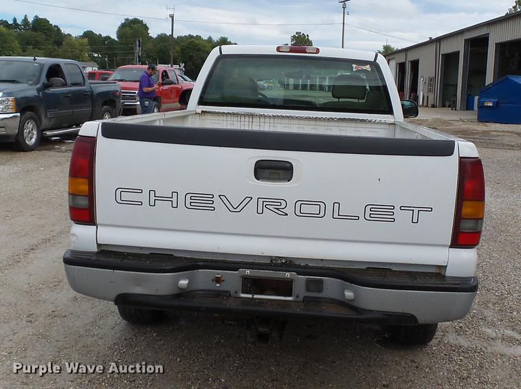 image for item DB7017 2001 Chevrolet Silverado 1500 pickup truck