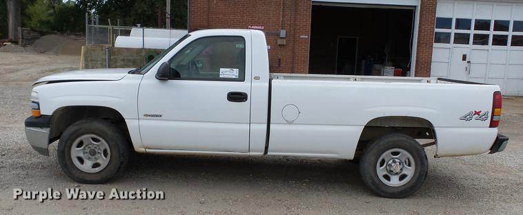 image for item DB7017 2001 Chevrolet Silverado 1500 pickup truck