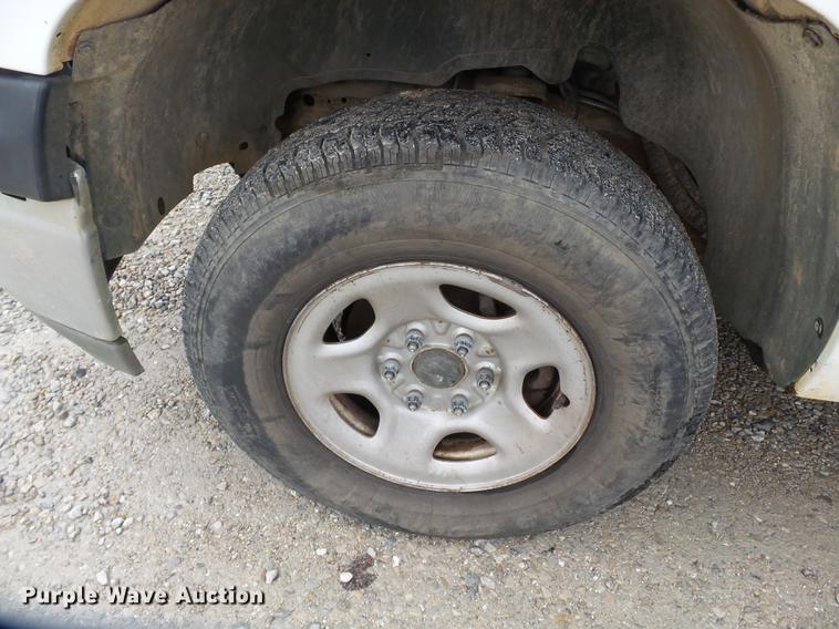 image for item DB7017 2001 Chevrolet Silverado 1500 pickup truck