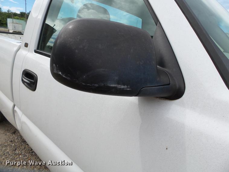 image for item DB7017 2001 Chevrolet Silverado 1500 pickup truck