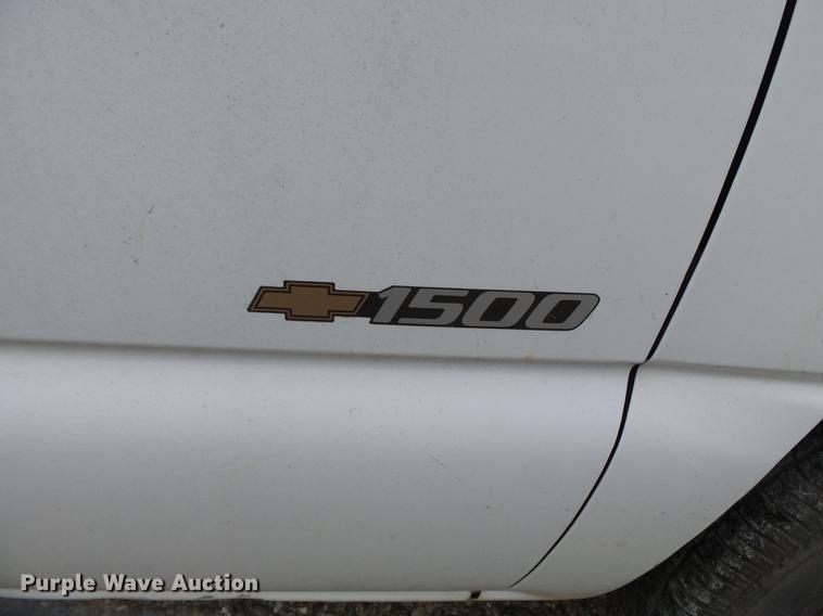 image for item DB7017 2001 Chevrolet Silverado 1500 pickup truck