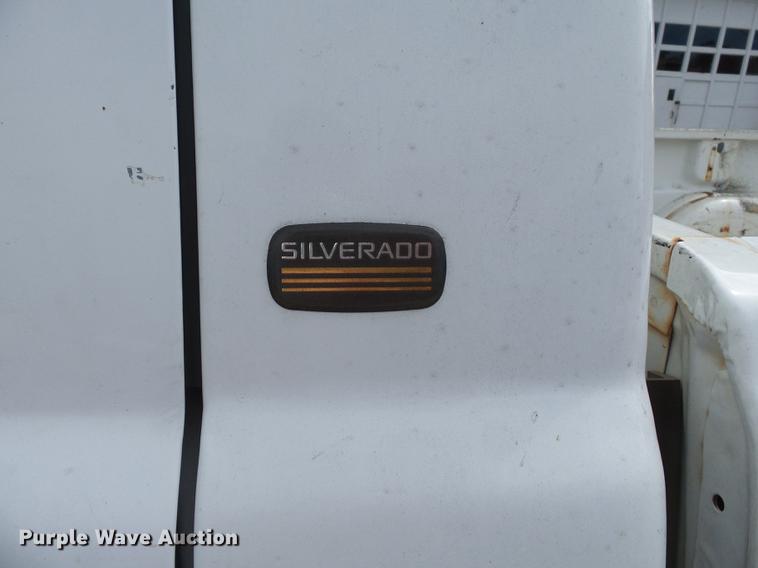 image for item DB7017 2001 Chevrolet Silverado 1500 pickup truck