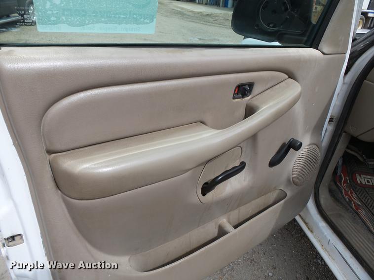 image for item DB7017 2001 Chevrolet Silverado 1500 pickup truck