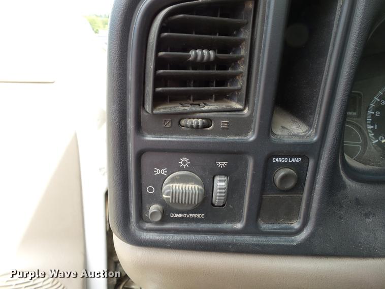 image for item DB7017 2001 Chevrolet Silverado 1500 pickup truck