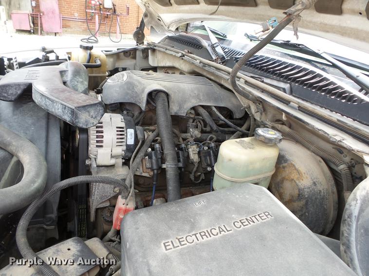 image for item DB7017 2001 Chevrolet Silverado 1500 pickup truck