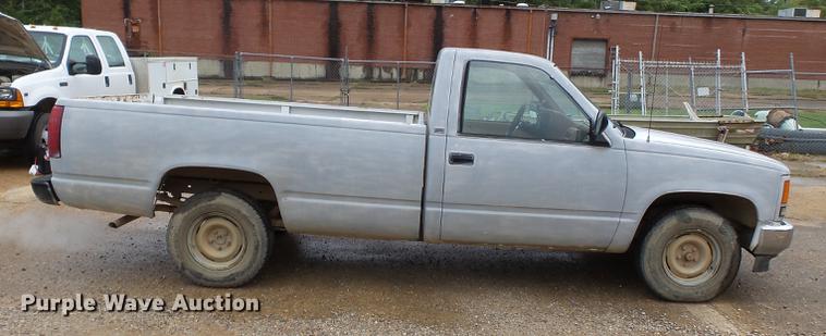 image for item DB7020 1989 GMC Sierra C1500 pickup truck