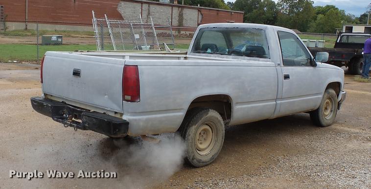 image for item DB7020 1989 GMC Sierra C1500 pickup truck