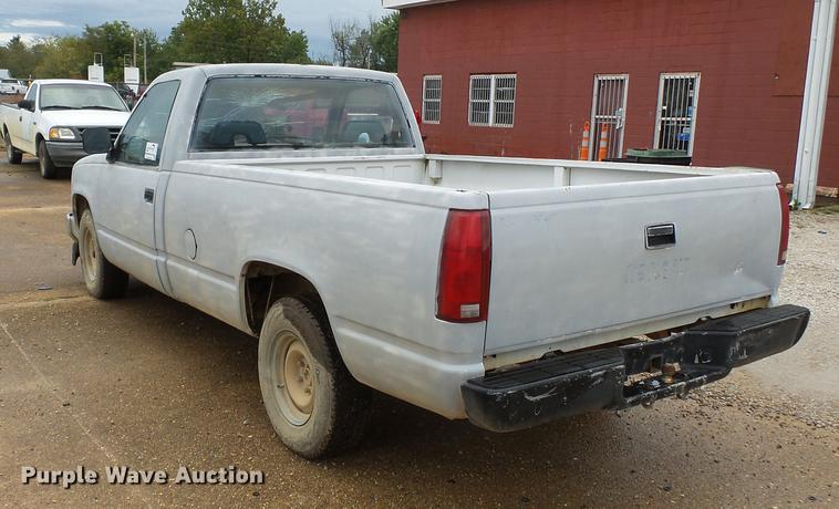 image for item DB7020 1989 GMC Sierra C1500 pickup truck