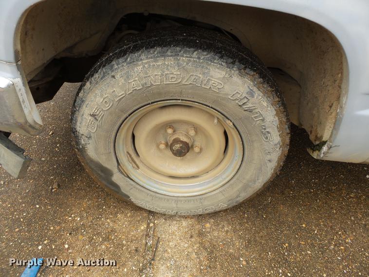 image for item DB7020 1989 GMC Sierra C1500 pickup truck