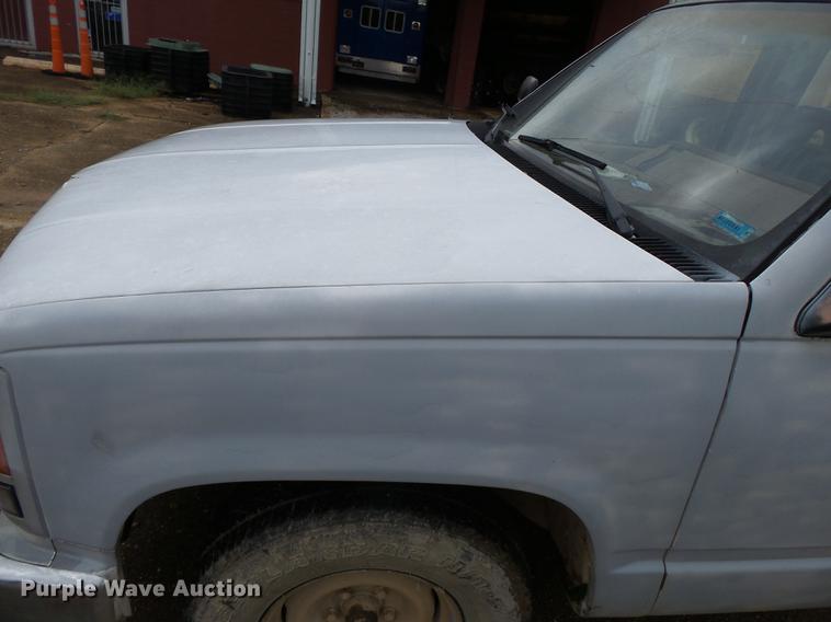 image for item DB7020 1989 GMC Sierra C1500 pickup truck