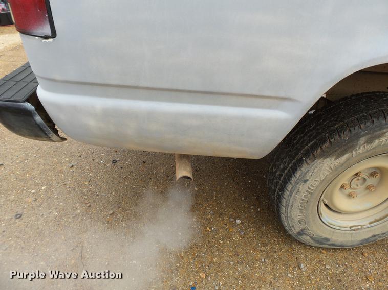 image for item DB7020 1989 GMC Sierra C1500 pickup truck