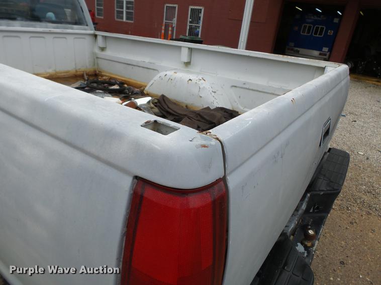 image for item DB7020 1989 GMC Sierra C1500 pickup truck