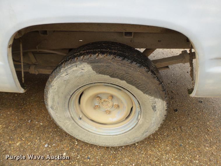 image for item DB7020 1989 GMC Sierra C1500 pickup truck