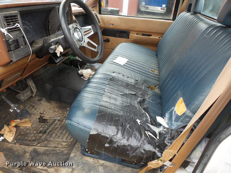 image for item DB7020 1989 GMC Sierra C1500 pickup truck