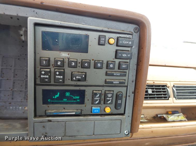 image for item DB7020 1989 GMC Sierra C1500 pickup truck