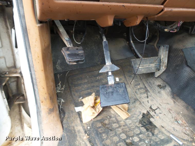 image for item DB7020 1989 GMC Sierra C1500 pickup truck