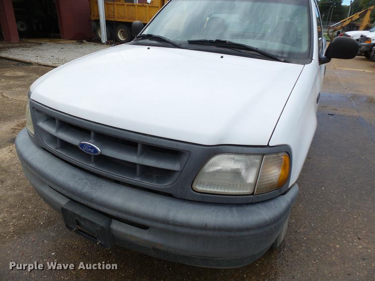 image for item DB7022 1997 Ford F150 pickup truck
