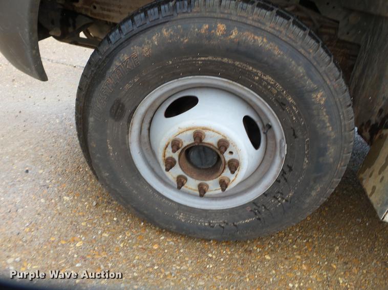 image for item DB7023 2001 Ford F350 Super Duty Crew Cab utility bed pickup truck