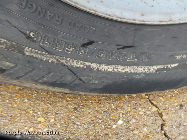 image for item DB7023 2001 Ford F350 Super Duty Crew Cab utility bed pickup truck