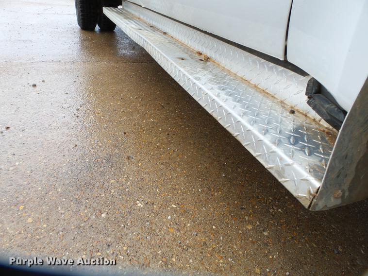 image for item DB7023 2001 Ford F350 Super Duty Crew Cab utility bed pickup truck