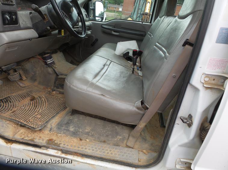 image for item DB7023 2001 Ford F350 Super Duty Crew Cab utility bed pickup truck