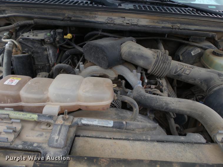 image for item DB7023 2001 Ford F350 Super Duty Crew Cab utility bed pickup truck